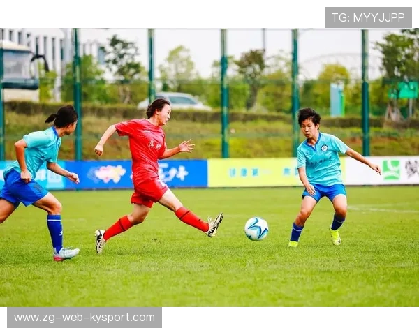 2025我爱足球鄂尔多斯市业余足球联赛盛大开幕，激情燃烧绿茵场